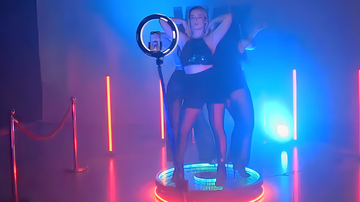 Five Reasons to Rent a 360 Photo Booth for Your Event - 360 Booth Rental